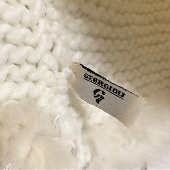 Georgiou Crochet Poncho w/ Fur Trim - Picture 3 of 4